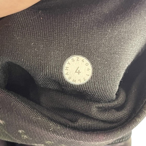 Lululemon Train Times Crop 17" Leggings in Frozen Flourish Multi Black Size 4 - Picture 8 of 8